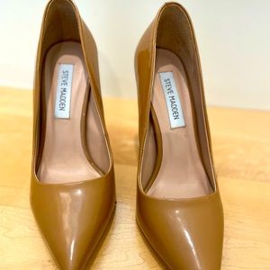 Steve Madden Vala Camel Patent Heels